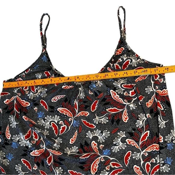 H&M Conscious Flowy Sleeveless Lightweight Printed Blouse Top. Medium. - Picture 4 of 8